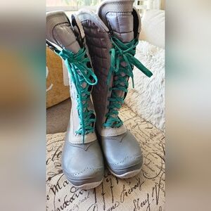 The North Face Waterproof Thermoball Winter Boots Size 7